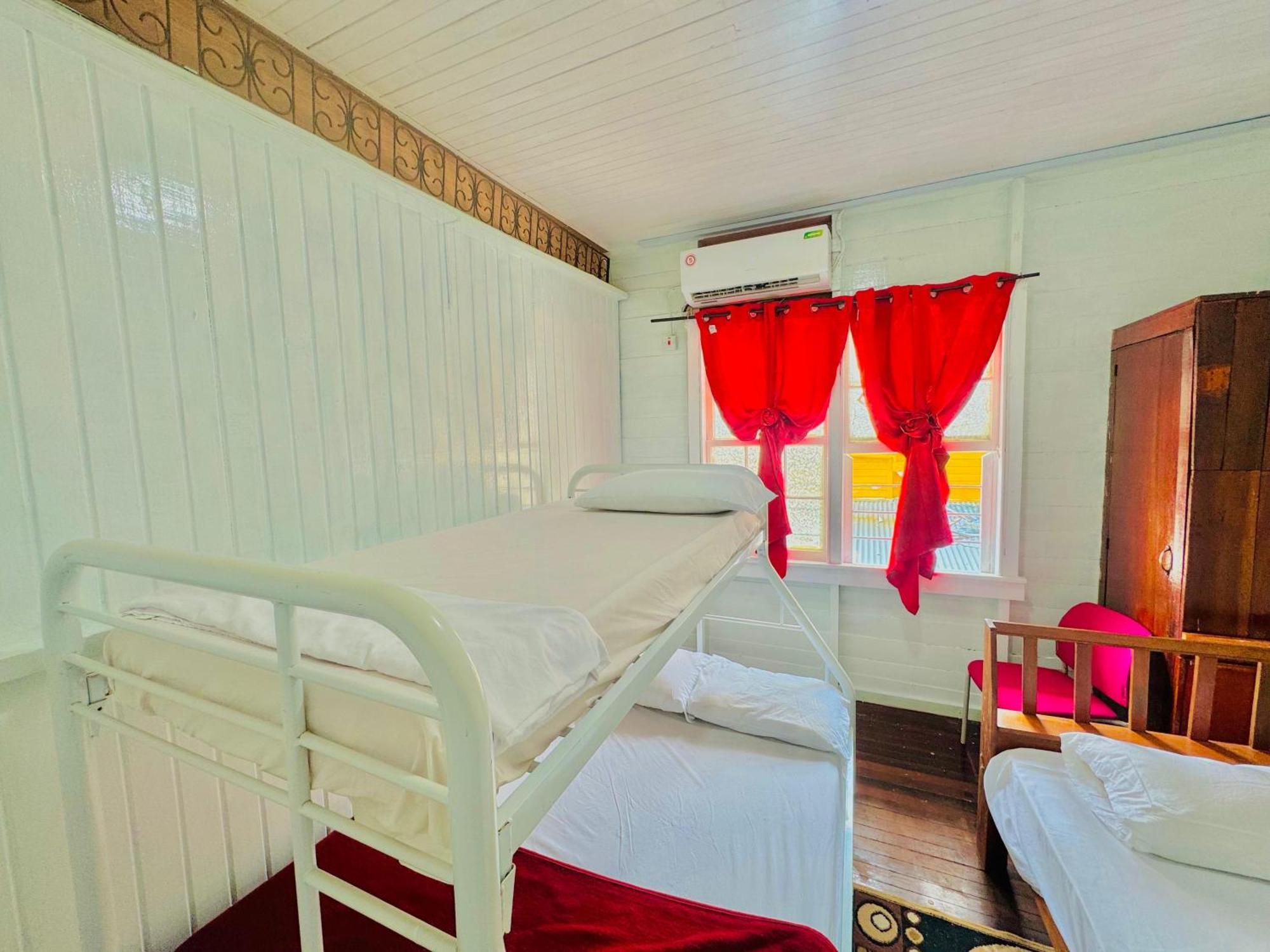 Smith'S Homestay Georgetown Buitenkant foto