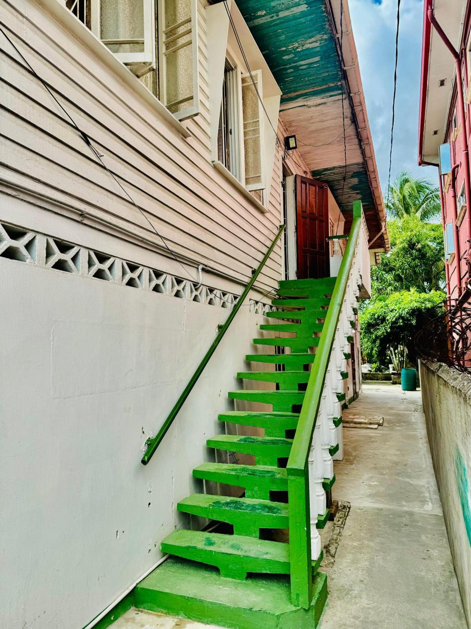 Smith'S Homestay Georgetown Buitenkant foto
